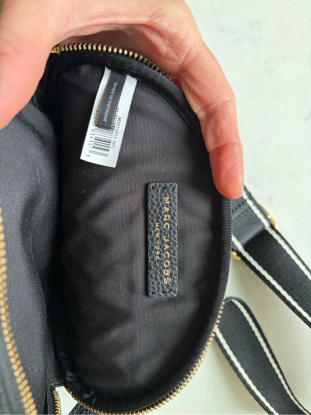 Marc Jacobs The Rewind Oval Crossbody Bag Pebbled Black Pebbled Leather - Picture 8 of 8